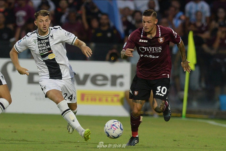 詹俊:最大惊喜是“边缘人”小基耶萨,利物浦老问题依然存在