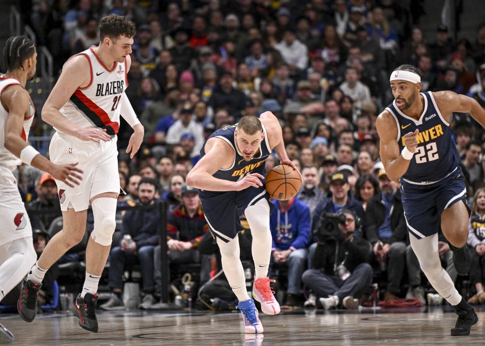 郭玲玲获得亚残运会举重女子41公斤级金牌人民日报客户端.