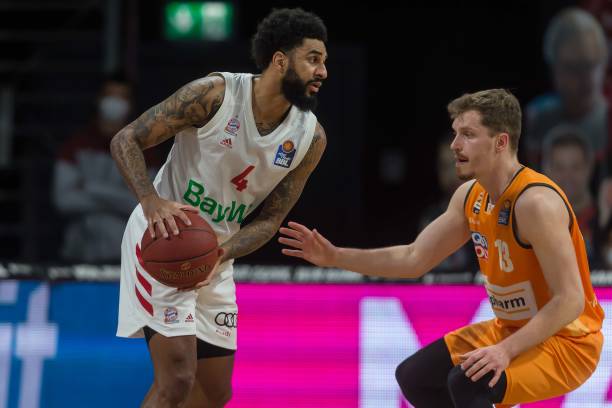 大战到来！利物浦晒对阵阿森纳海报：范迪克、索博、埃基蒂克出镜