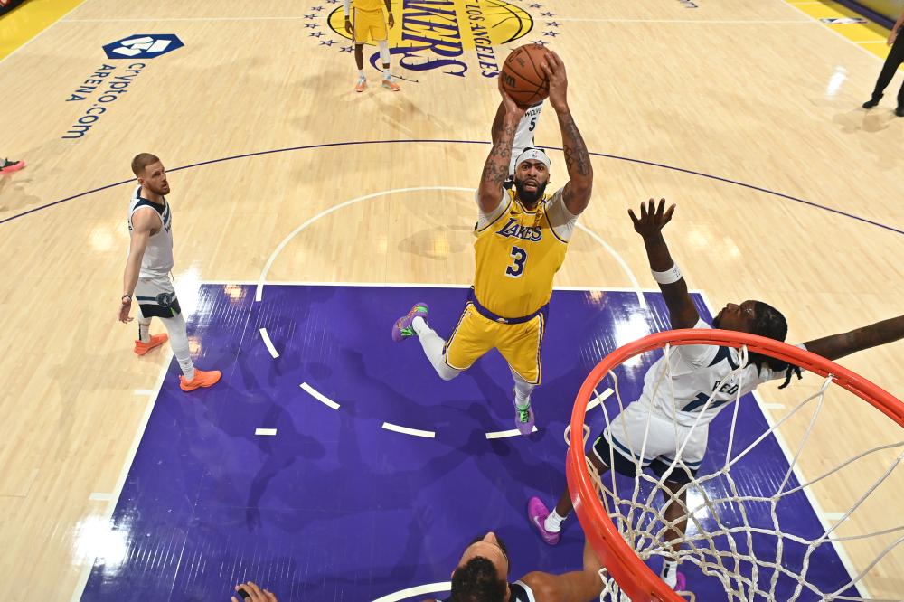 在攻防两端 在攻防两端