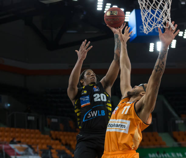 记者：拜仁拥有伊兰昆达的回购条款，回购价450-500万欧元